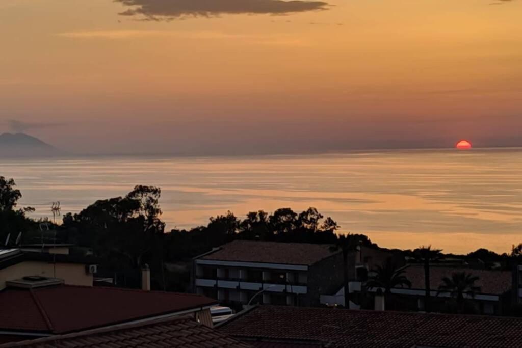 Appartamento Orizzonte Stromboli Тропеа Екстер'єр фото